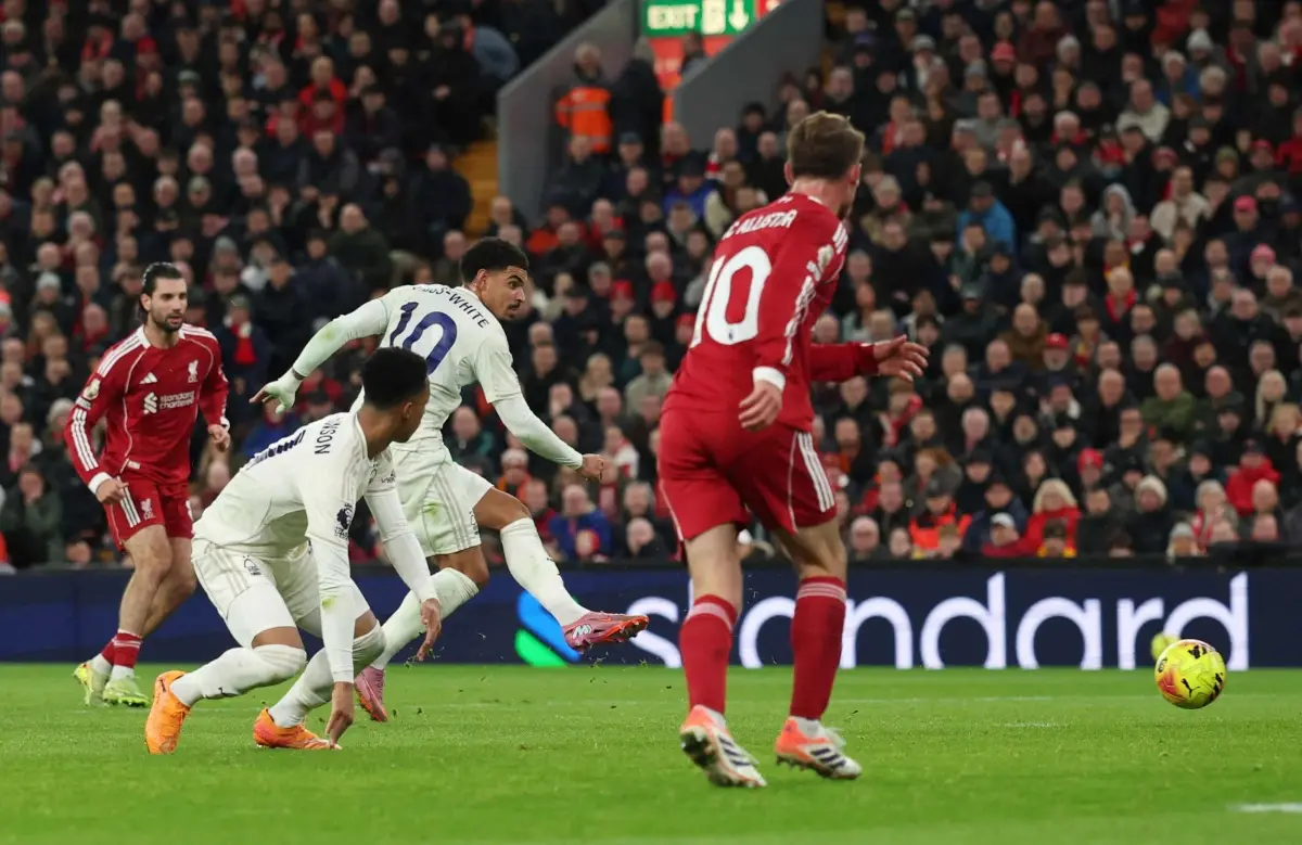 Liverpool thua thảm đội xếp áp chót Ngoại hạng Anh