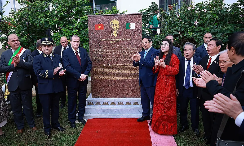 Thủ tướng dự khánh thành bia tưởng niệm Chủ tịch Hồ Chí Minh tại Algeria